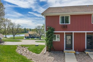 Exterior - Dells Vacations I -Families Hikers Golfers (Wisconsin Dells)
