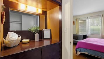 1 chambre, fer et planche à repasser, Wi-Fi, draps fournis