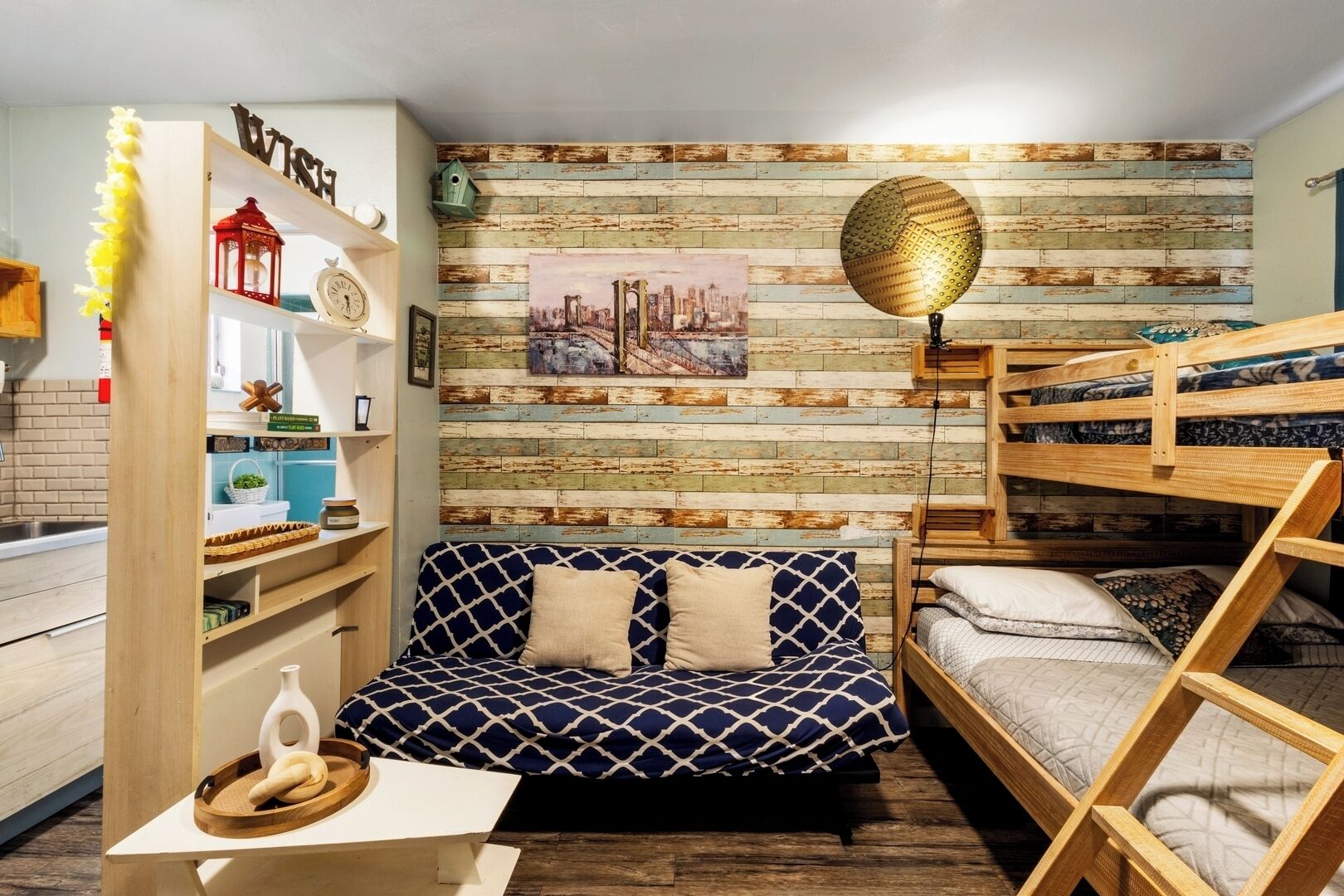 1 slaapkamer, een strijkplank/strijkijzer, wifi, beddengoed