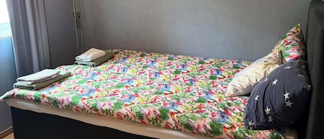 1 habitación, wifi gratis y ropa de cama