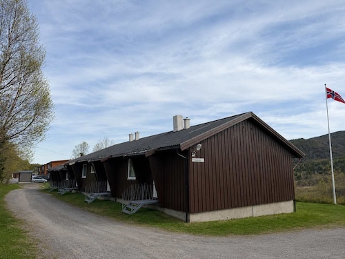 Apartment Finhaugveien 5 – Comfortable Stay 2 km from Evenes Airport for 4 guests