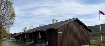 Apartment Finhaugveien 5 – Comfortable Stay 2 km from Evenes Airport for 4 guests