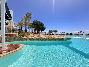 Unclassified image, 4 of 38, button