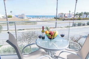 Departamento superior, vista al mar | Balcón