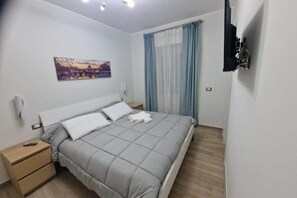 2 bedrooms, iron/ironing board, travel crib, free WiFi