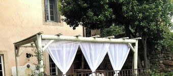 PROMO Character house with swimming pool, in the heart of a typical southern village