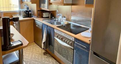 Royal-Palace Garden View | Elegant 2-Bedroom Flat in the Heart of Madrid