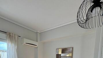 1 soveværelse, skrivebord, strygejern/strygebræt, Wi-Fi