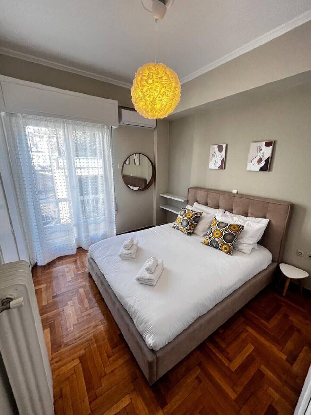 2 habitaciones, tabla de planchar con plancha, wifi y ropa de cama 