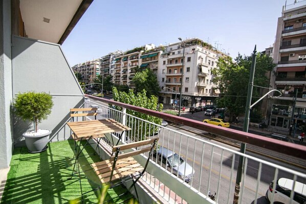 Outdoor dining - Ampelokipi - 2 Bedroom Flat (Athina)