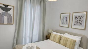 1 bedroom, desk, iron/ironing board, WiFi