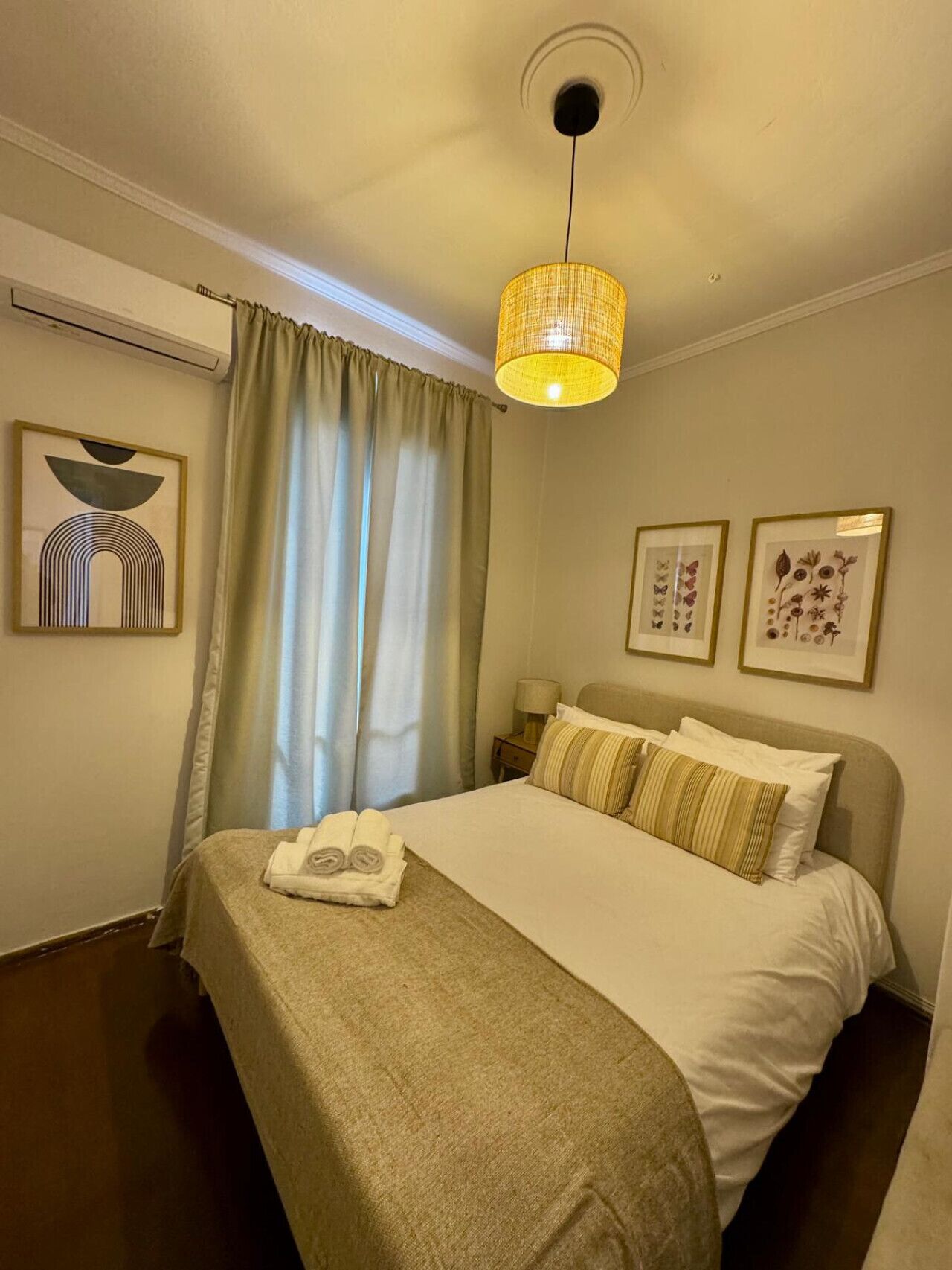 1 bedroom, desk, iron/ironing board, WiFi