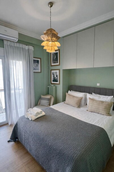 Acropoli 2 Bedroom Flat W/ Rooftop Acropolis View