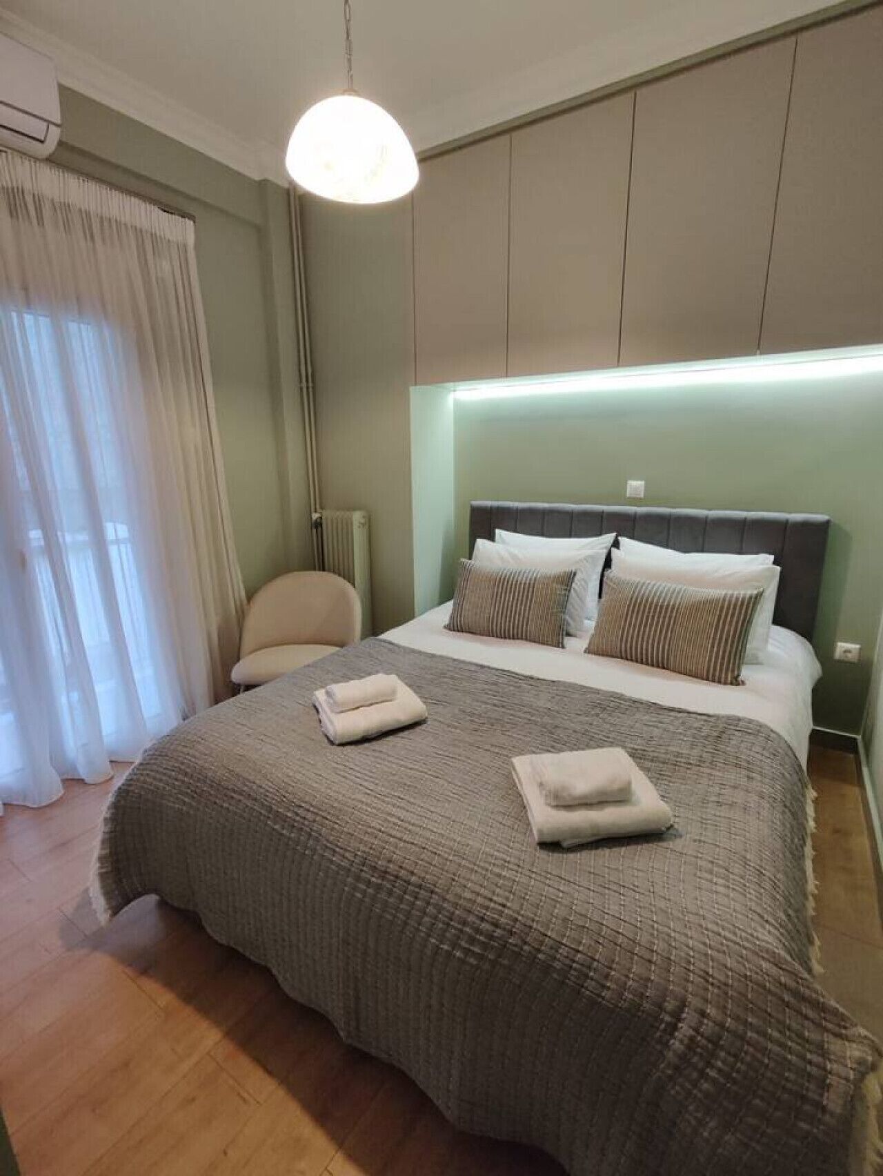 2 habitaciones, escritorio, tabla de planchar con plancha y wifi 