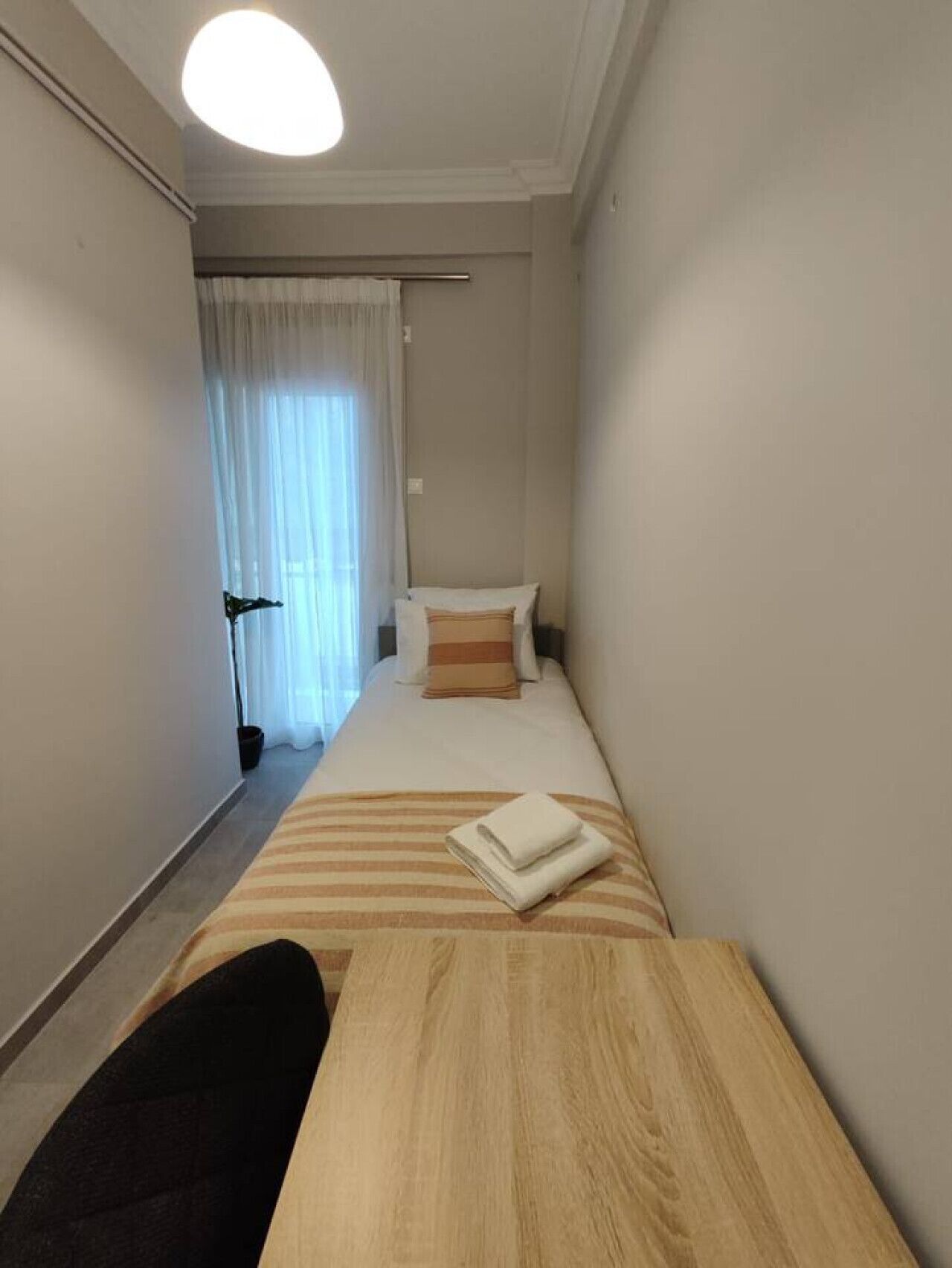 2 室のベッドルーム、デスク、アイロン / アイロン台、WiFi