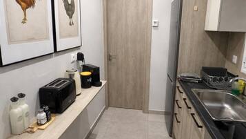 冰箱、烤箱、炉灶、茶具/咖啡用具