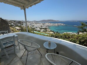 تناول الطعام بالخارج