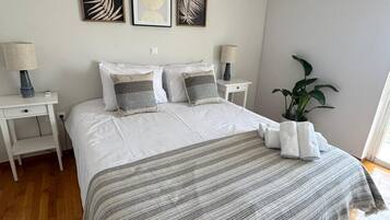 1 bedroom, iron/ironing board, travel cot, free WiFi