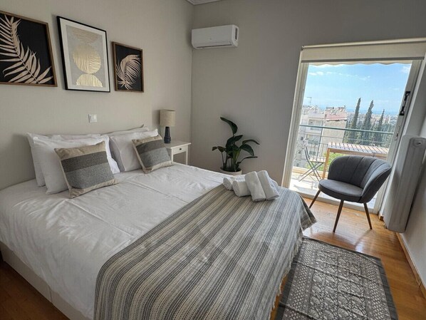 1 bedroom, iron/ironing board, travel crib, free WiFi - Sunset Sea View Pangrati Flat (Athina)
