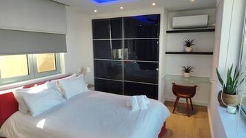 1 Schlafzimmer, Schreibtisch, Bügeleisen/Bügelbrett, Reisekinderbett