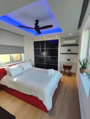 1 Schlafzimmer, Schreibtisch, Bügeleisen/Bügelbrett, Reisekinderbett