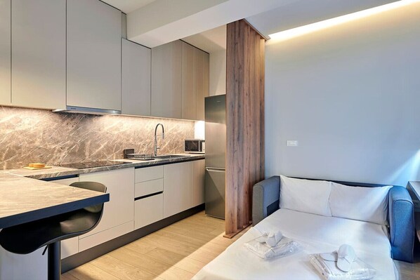 1 Schlafzimmer, Schreibtisch, Bügeleisen/Bügelbrett, Reisekinderbett