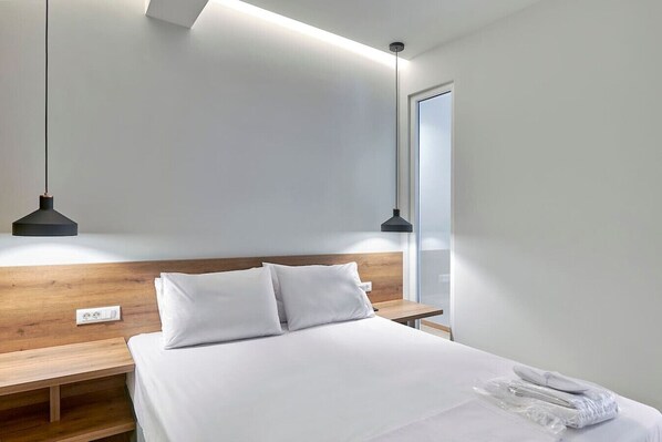 1 Schlafzimmer, Schreibtisch, Bügeleisen/Bügelbrett, Reisekinderbett