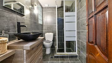 Hair dryer, towels