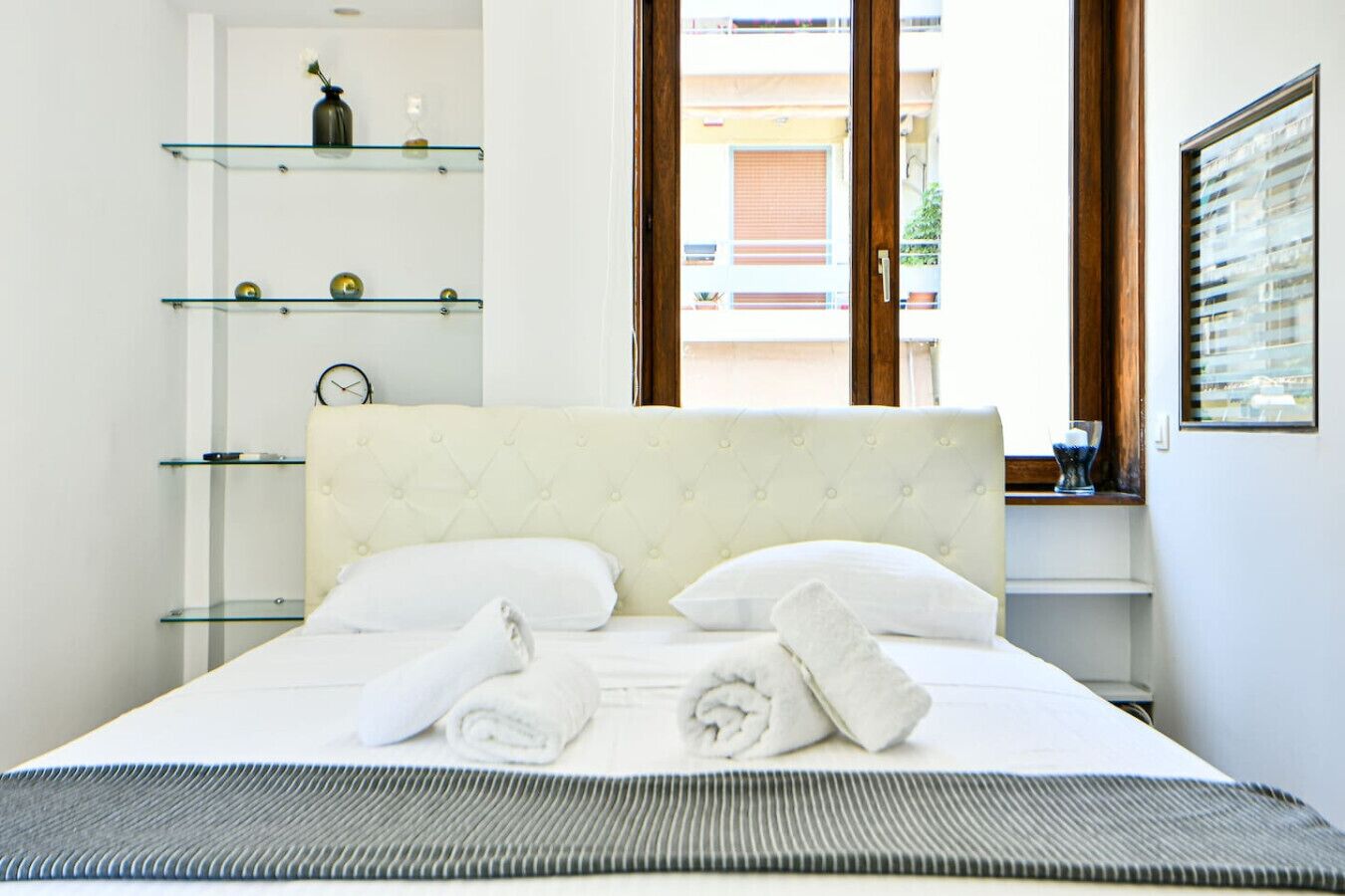 1 室のベッドルーム、デスク、アイロン / アイロン台、旅行用ベビーベッド