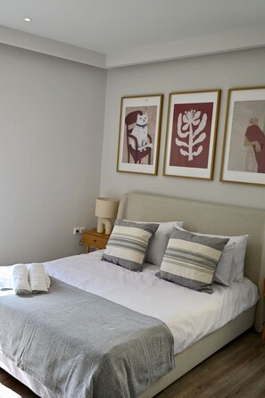 2 bedrooms, iron/ironing board, travel cot, free WiFi