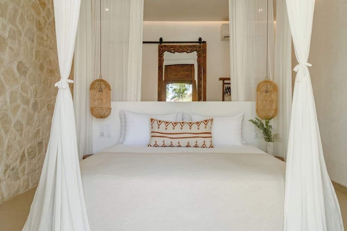 Room, 1 King Bed, Non Smoking, Balcony | Premium bedding, pillow-top beds, minibar, desk