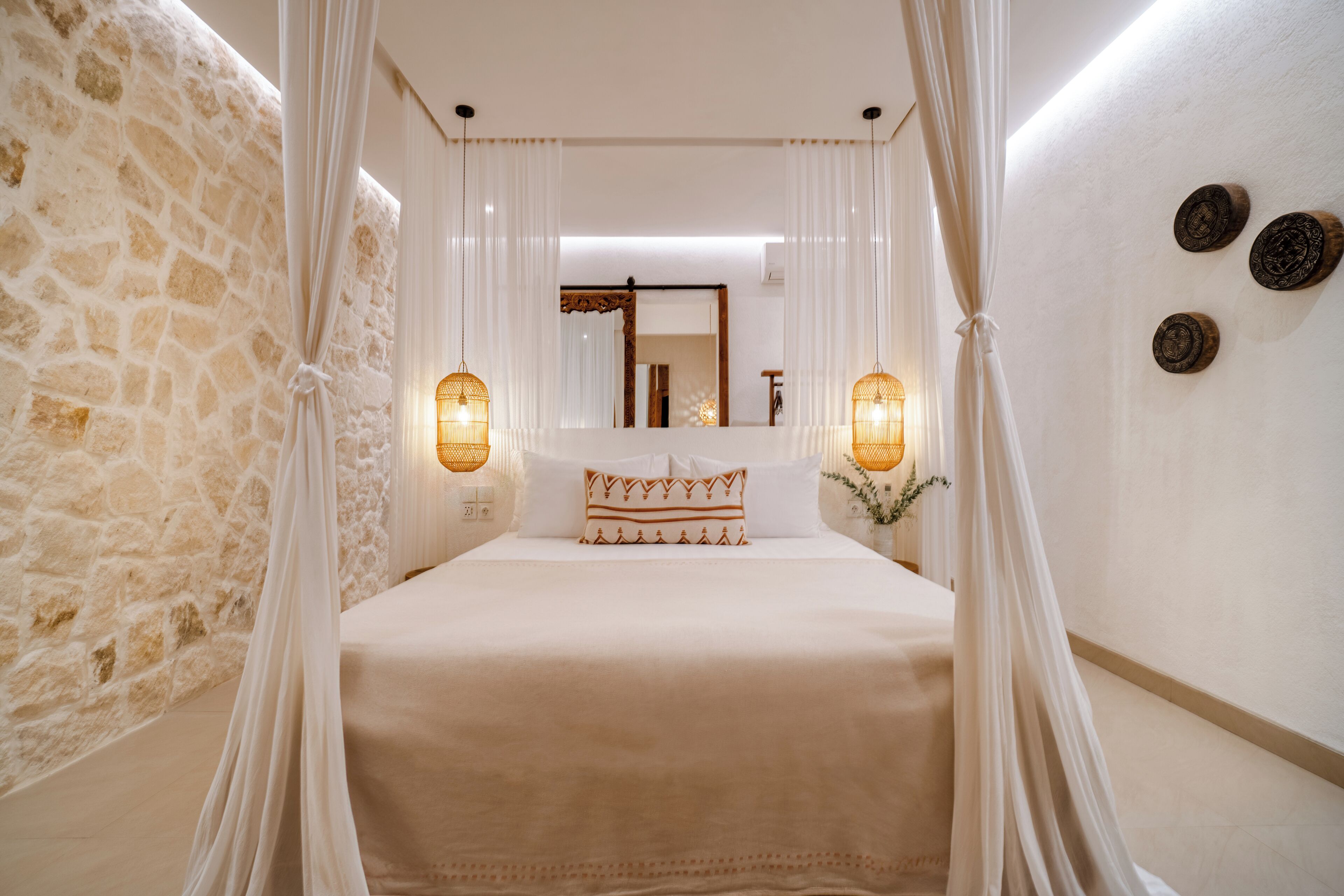 标准房, 阳台 | 高档床上用品、加厚床垫、迷你吧、特色装修