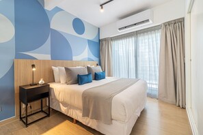 Bureau, fer et planche à repasser, Wi-Fi gratuit, draps fournis