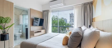 Desk, iron/ironing board, free WiFi, bed sheets