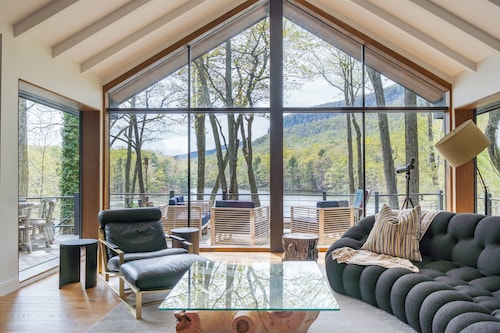 Sparkling Ridge: Private Lake + Stunning Views