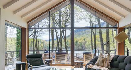 Sparkling Ridge: Private Lake + Stunning Views