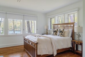 4 عدّة غرف نوم ومكتب وسرير سفر وواي فاي مجانًا