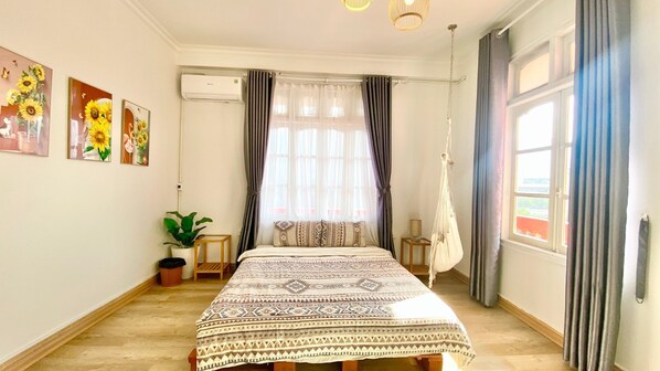 Doppia Standard, 1 letto king, non fumatori, vista collina | Vista montagna