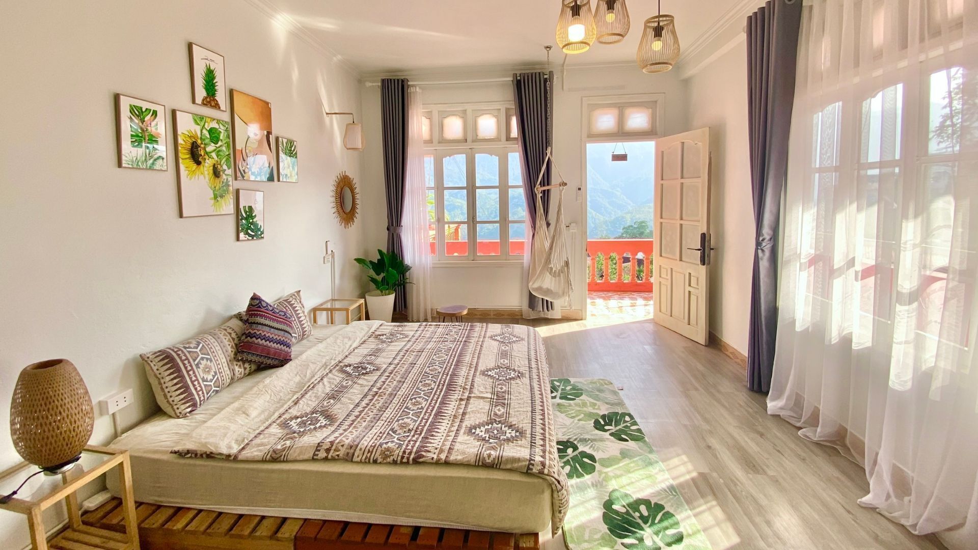 Standard Double Room, 1 King Bed, Non Smoking, Hill View | Desk, laptop workspace, blackout curtains, soundproofing