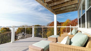 Leeward Premium Harbor View King | Terrace/patio