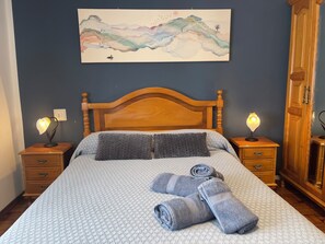 3 Schlafzimmer, Bügeleisen/Bügelbrett, Bettwäsche