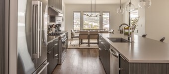 Ski Condo with Hot Tub, Ping-Pong Table and Ski Storage!