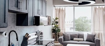 Capitol Views | 2BR Luxury w/ Rain Showers + WiFi