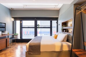 Family Triple Room, City View | Desk, free WiFi