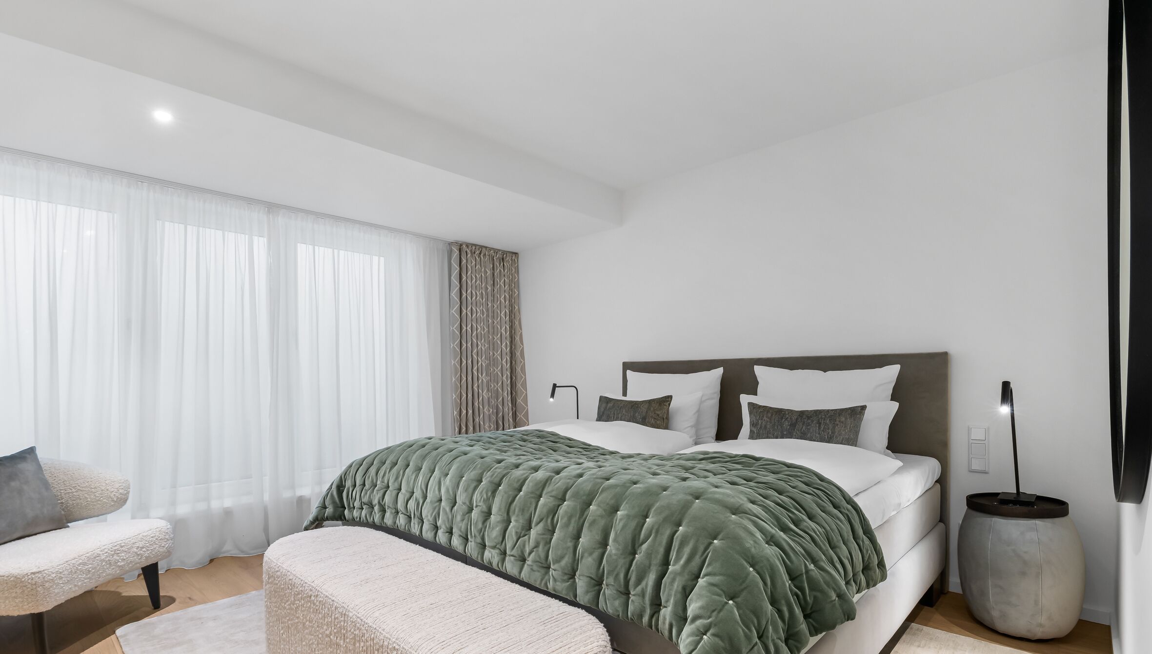 2 slaapkamers, een strijkplank/strijkijzer, reisbedje, gratis wifi