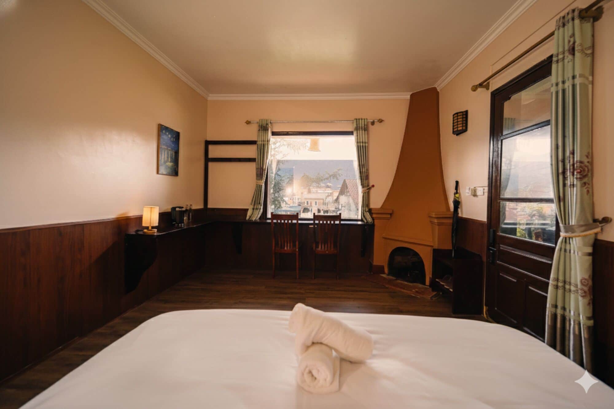 Signature Double Room, Mountain View | Desk, laptop workspace, soundproofing, iron/ironing board