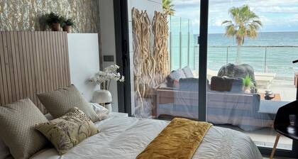 MAJESTIC LUXURY VILLA OVERLOOKING THE SEA, ALICANTE.IN FIRST LINE BEACH!!!