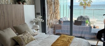 MAJESTIC LUXURY VILLA OVERLOOKING THE SEA, ALICANTE.IN FIRST LINE BEACH!!!