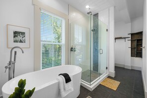 Hair dryer, towels - Come see the vibe for yourself & enjoy hassle-free fun with your family! (Columbus)