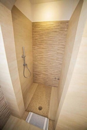 Comfort Studio, Balcony | In-room safe, laptop workspace, free WiFi - Castelopetra Studios (Amorgos)